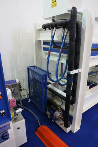Hot Oil Heated Multi Layer Hydraulic Door Press